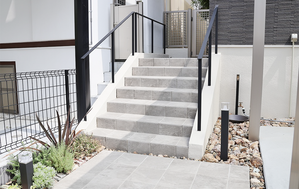 豊中市の外構リフォームの栗石スリット