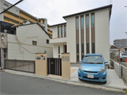 建物と調和した新築外構 – 大阪府豊中市 T様邸の詳細はこちら